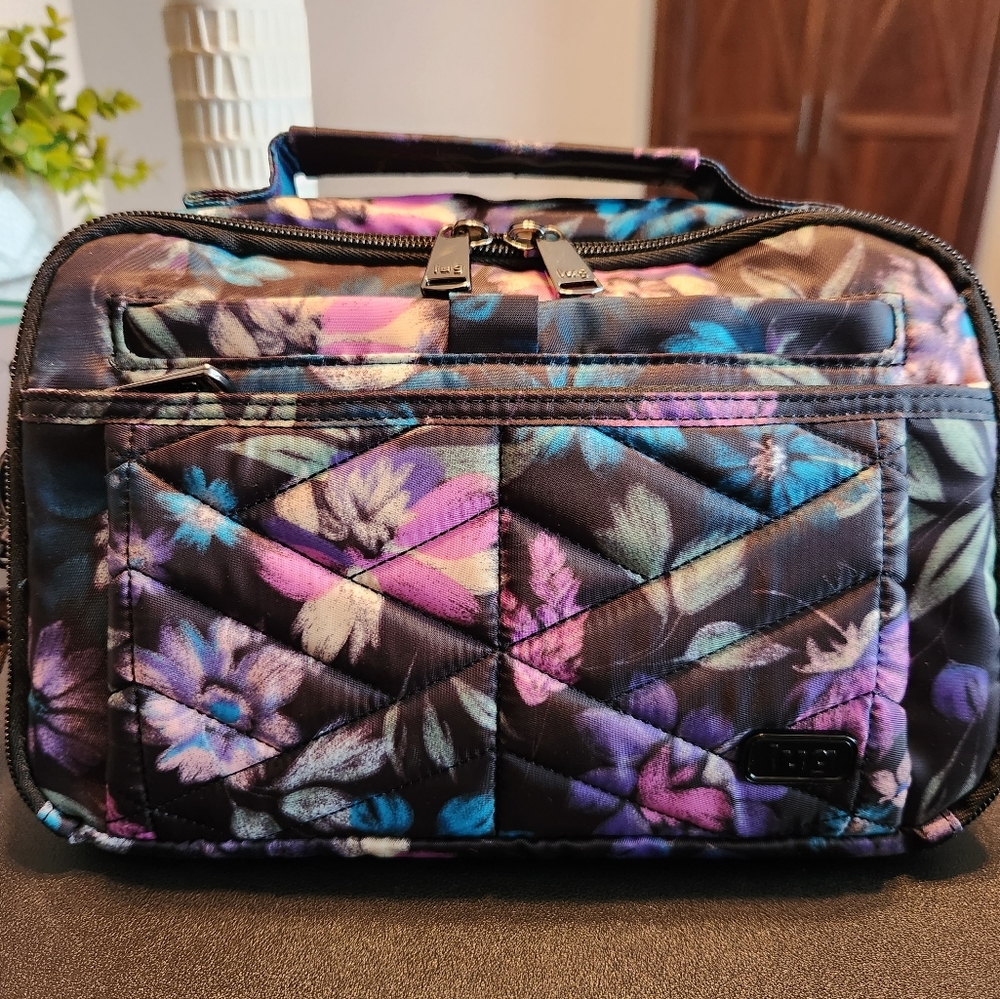 Lug Scoop Bloom Black Crossbody